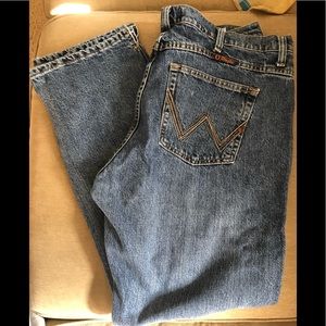 Wrangler Women’s Cash Ultimate Riding Jeans, Size 17/18 x 34, 2 for sale